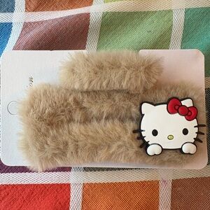 💕💕💕 Hello Kitty Furry Hair clip  💕💕💕